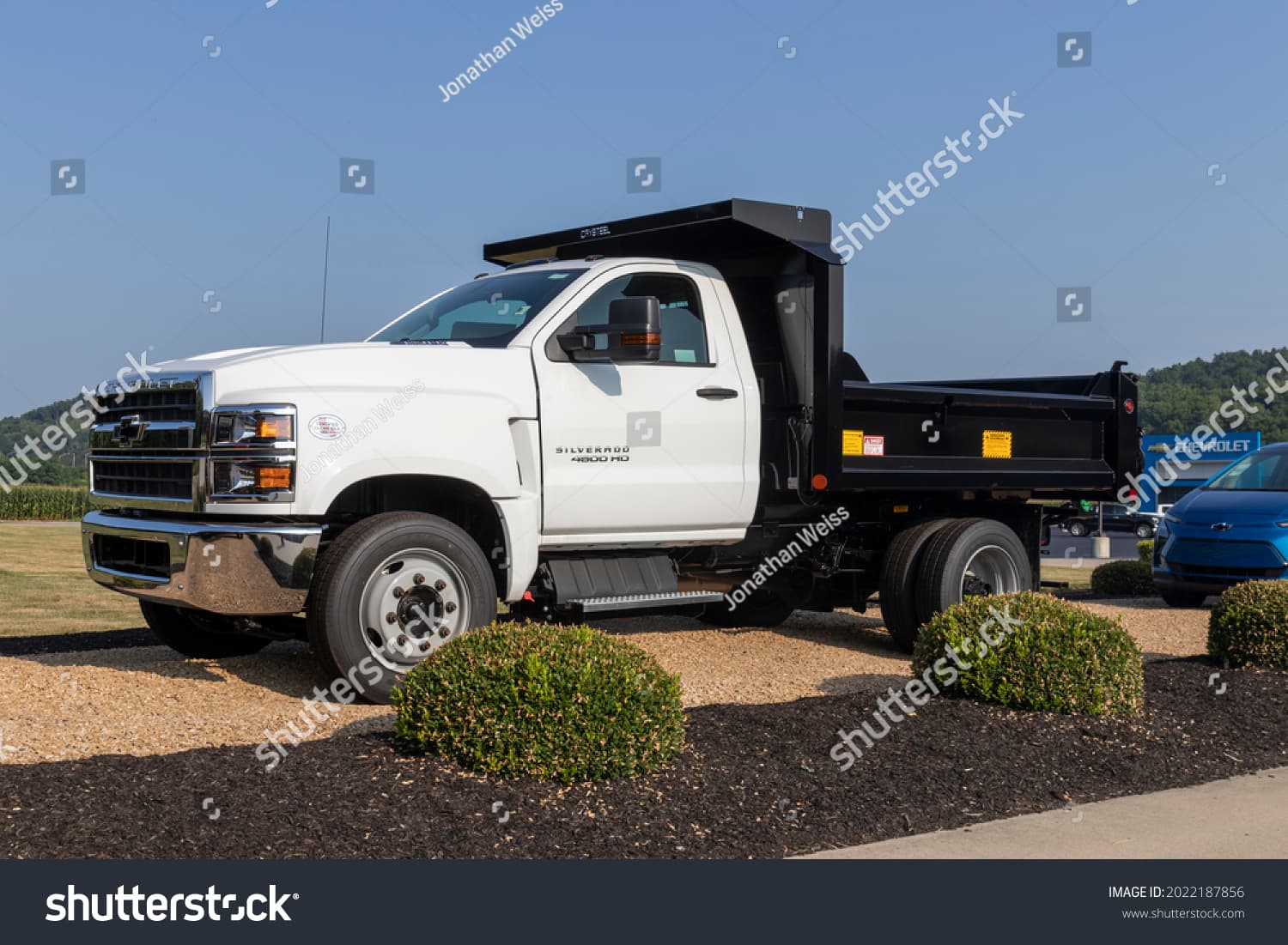 Chevrolet Silverado HD chassis cab with flatbed mounting
